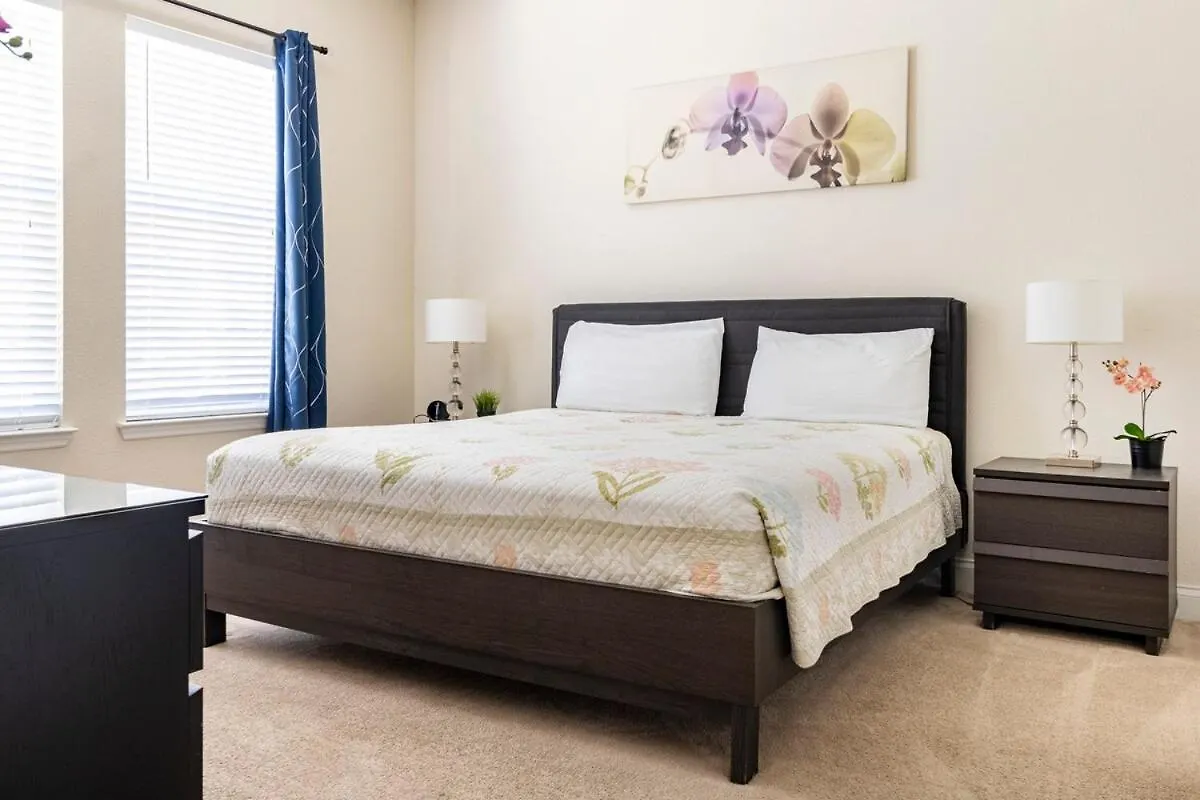 Luxury Villa, Clubhouse, Pool, 15 Mins From Disney Davenport 0*,  United States