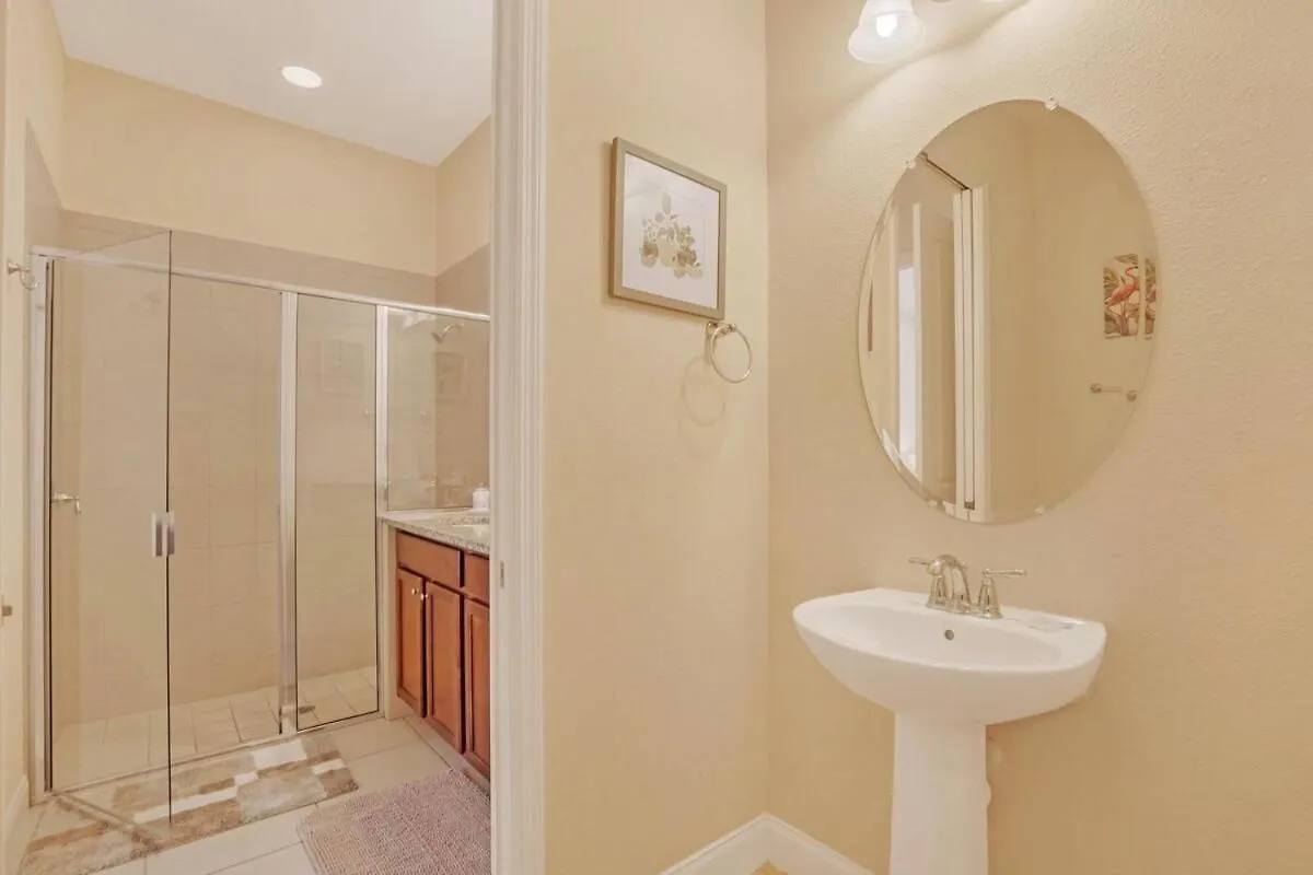 Luxury Villa, Clubhouse, Pool, 15 Mins From Disney Davenport 0*,  United States