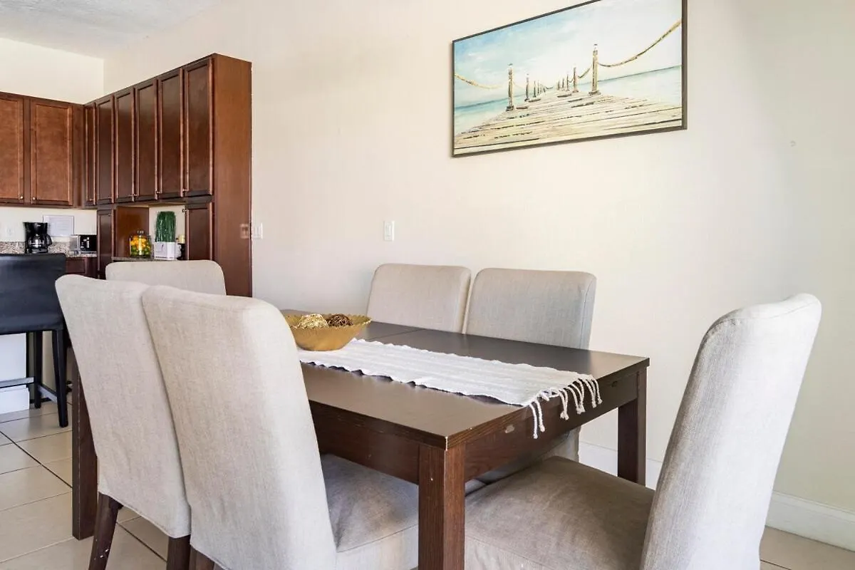 Holiday home Luxury Villa, Clubhouse, Pool, 15 Mins From Disney Davenport