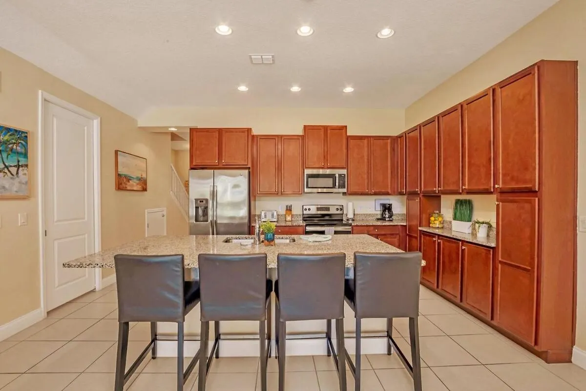 Luxury Villa, Clubhouse, Pool, 15 Mins From Disney Davenport United States