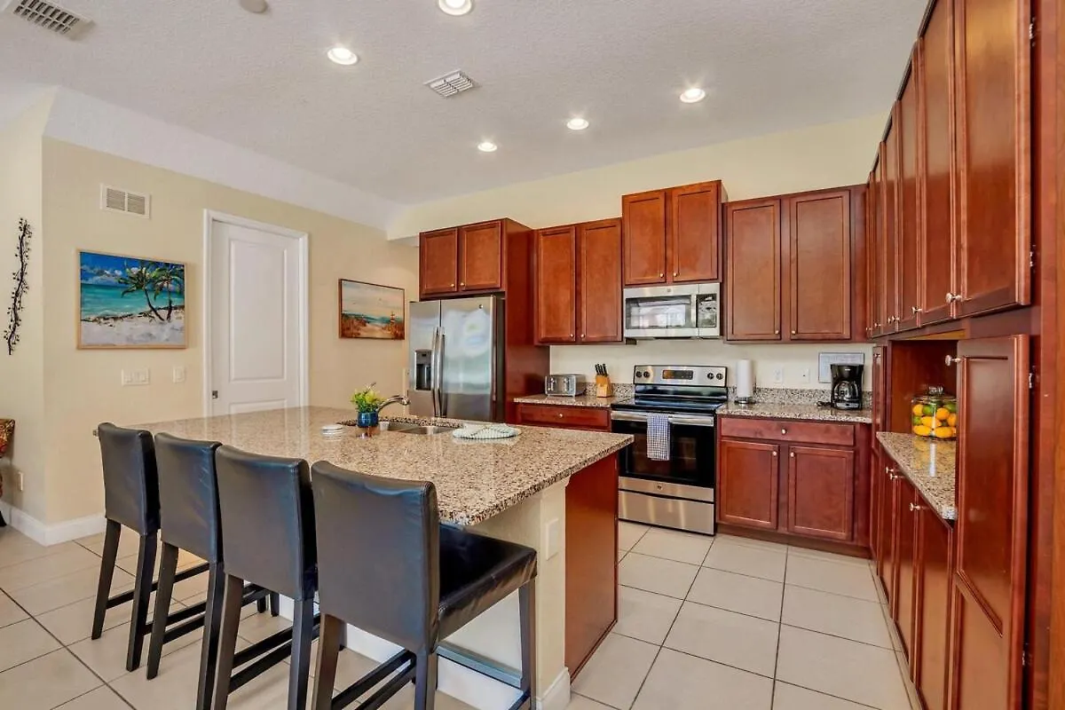 Luxury Villa, Clubhouse, Pool, 15 Mins From Disney Davenport
