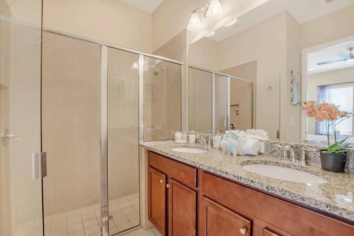 Luxury Villa, Clubhouse, Pool, 15 Mins From Disney Davenport 0*,  United States
