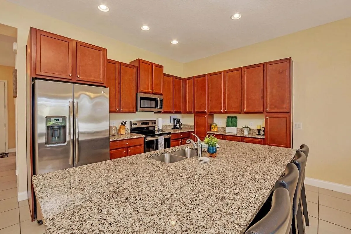 Luxury Villa, Clubhouse, Pool, 15 Mins From Disney Davenport Holiday home