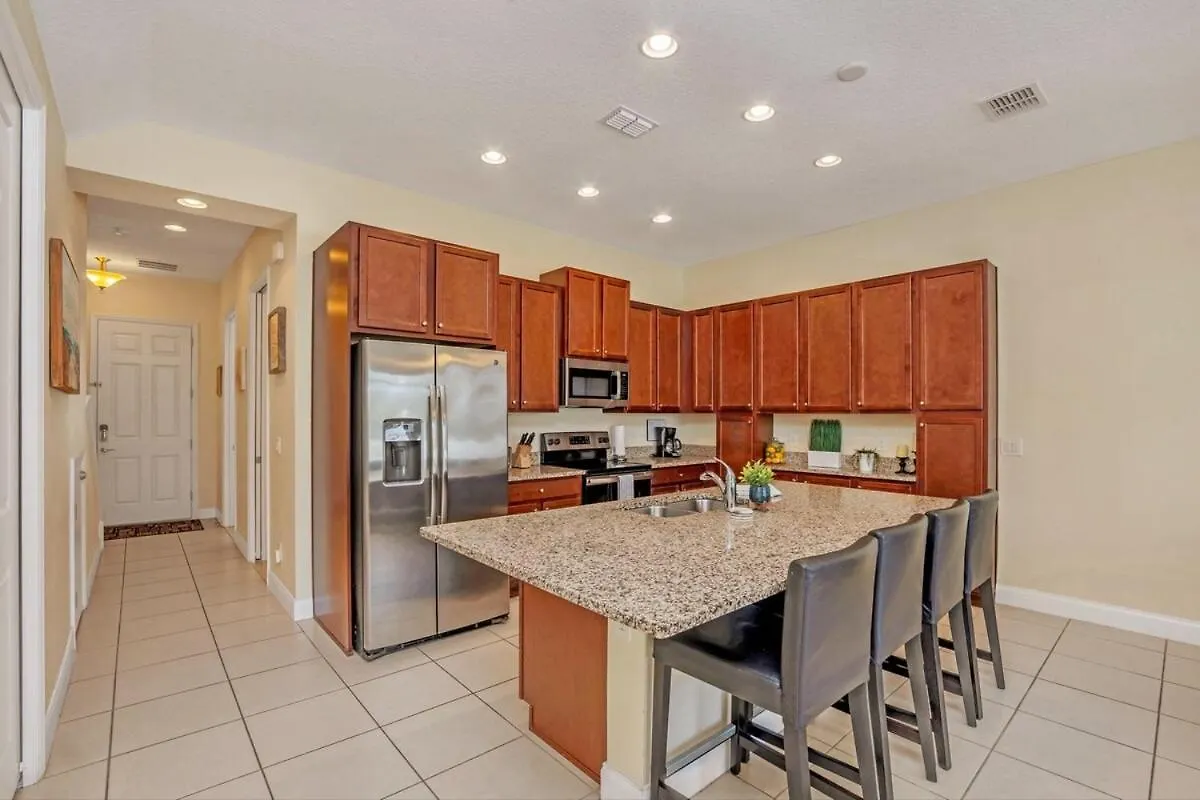 Luxury Villa, Clubhouse, Pool, 15 Mins From Disney Davenport Holiday home