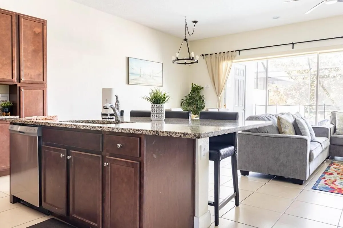Luxury Villa, Clubhouse, Pool, 15 Mins From Disney Davenport 0*,  United States